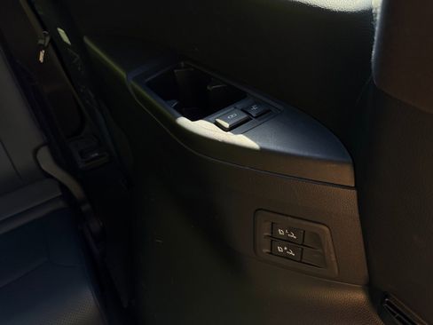 Used 2023 Lexus LX 600 4WD w/ Luxury Package image 29
