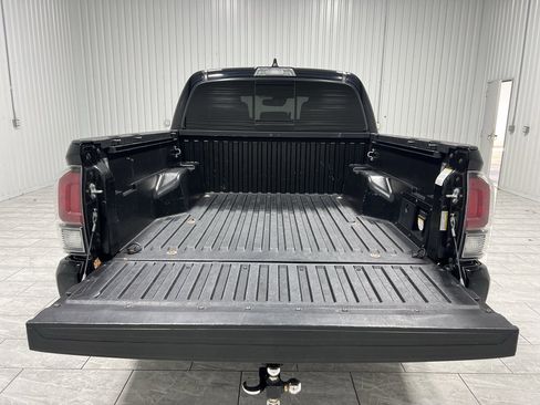 Used 2022 Toyota Tacoma Limited image 25