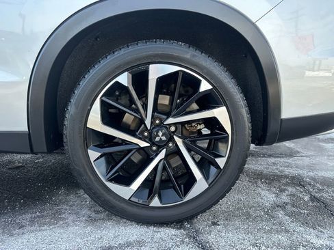 Used 2022 Mitsubishi Outlander SE image 32