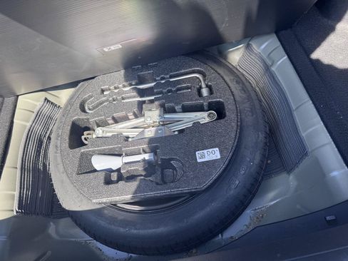 Used 2023 Honda Civic Touring image 8