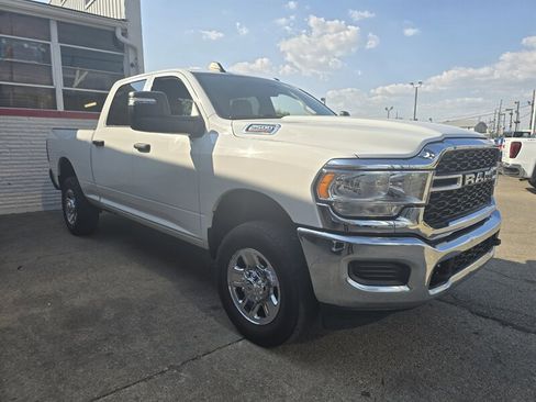 Used 2023 RAM 2500 Tradesman w/ Chrome Appearance Group image 3