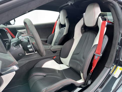 Used 2023 Chevrolet Corvette Stingray Premium Cpe w/ Z51 Performance Package RWD image 22