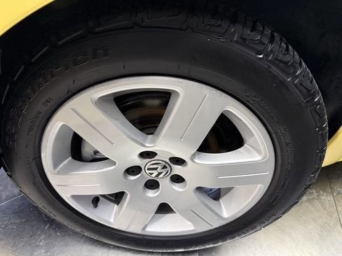 Used 2007 Volkswagen Beetle Convertible image 32