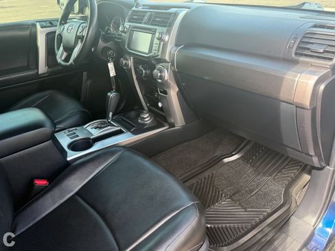 Used 2019 Toyota 4Runner SR5 AWD/4WD image 11