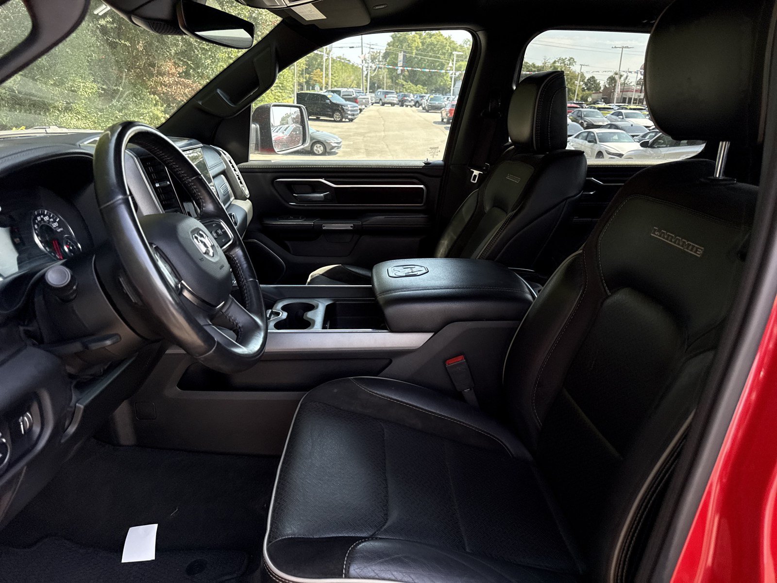Used 2024 RAM 1500 Laramie AWD/4WD image 11