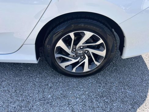 Used 2018 Honda Civic EX image 8