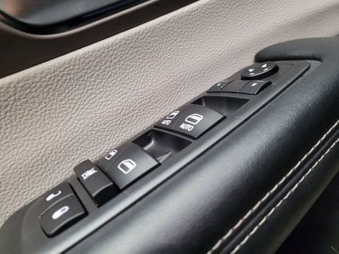 Used 2021 Chrysler Voyager Lxi FWD image 27