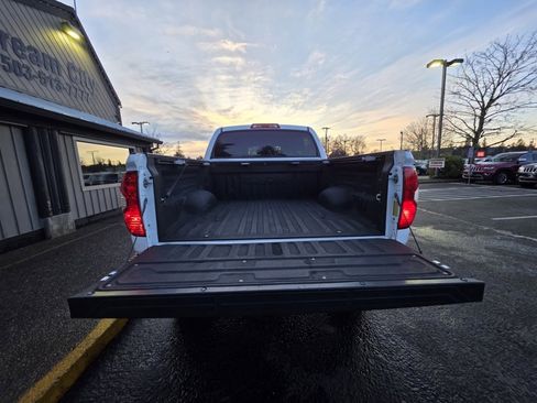 Used 2019 Toyota Tundra SR5 w/ SR5 Upgrade Package image 8