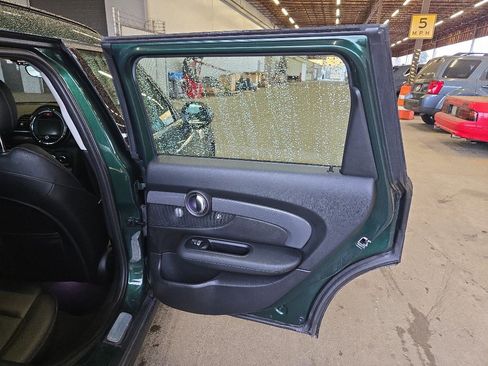 Used 2017 MINI Cooper Clubman S image 16