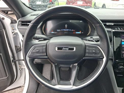 Used 2022 Jeep Grand Cherokee L Laredo AWD/4WD image 19