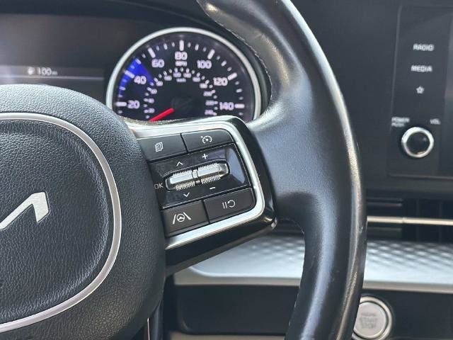 Used 2023 Kia Carnival LX FWD image 14