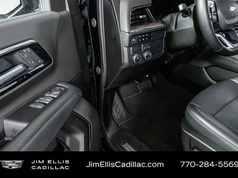 Used 2025 Chevrolet Tahoe LT RWD image 7