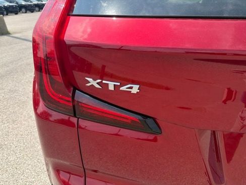 Used 2022 Cadillac XT4 Luxury w/ Cold Weather Package FWD image 13