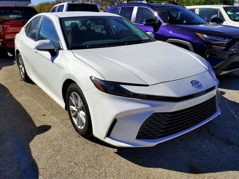 Used 2025 Toyota Camry XSE image 1