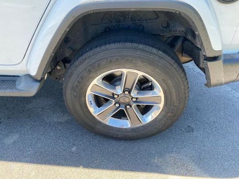 Used 2018 Jeep Wrangler Unlimited Sahara AWD/4WD image 30