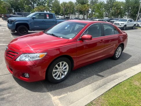 Used 2011 Toyota Camry XLE w/ XLE Extra-Value Pkg #2 FWD image 2