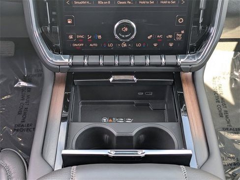 Used 2025 GMC Yukon Denali image 19