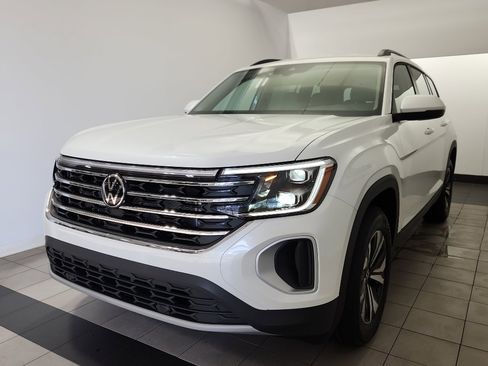 New 2026 Volkswagen Atlas SE image 2