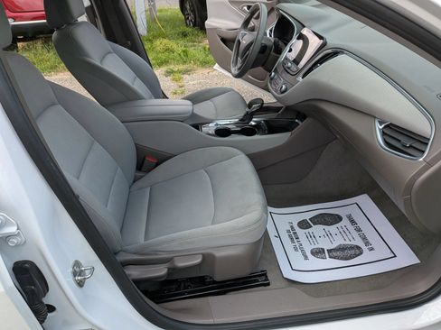 Used 2021 Chevrolet Malibu LT FWD image 35