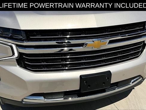 Used 2023 Chevrolet Suburban LT AWD/4WD image 38