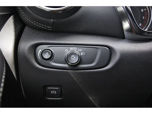 Used 2024 Chevrolet Blazer LT w/ Convenience Package FWD image 19