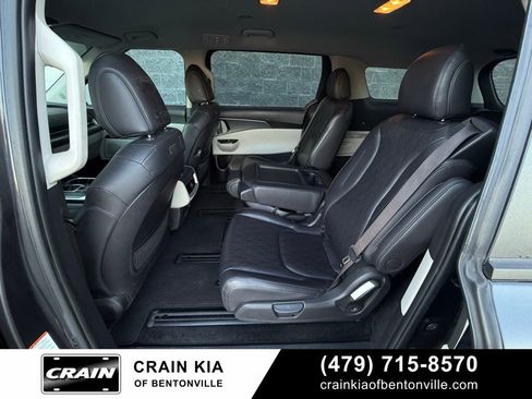 Used 2024 Kia Carnival LX FWD image 24