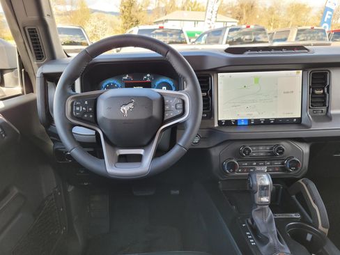 New 2026 Ford Bronco Badlands image 13