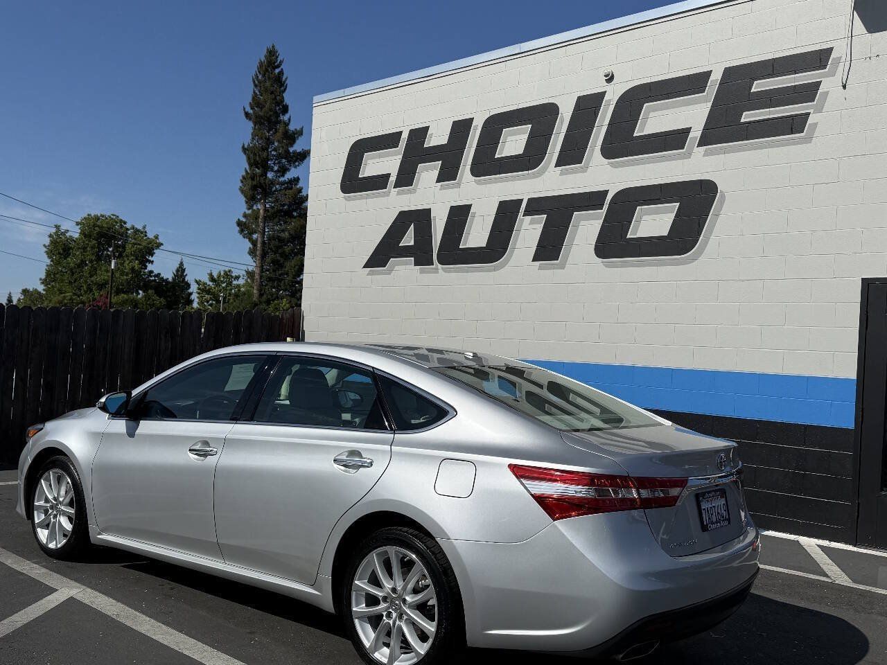 Used 2013 Toyota Avalon XLE Touring FWD image 26