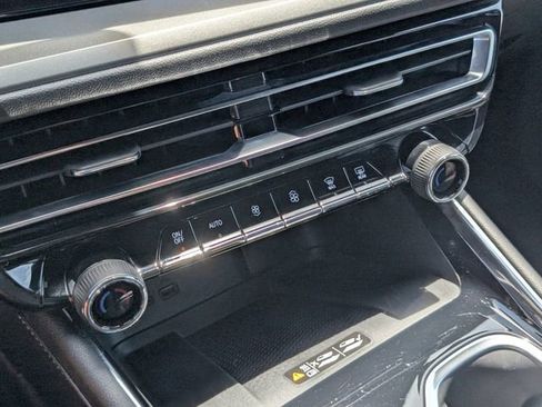 Used 2026 Chevrolet Traverse LT w/ LPO, Floor Liner Package FWD image 25
