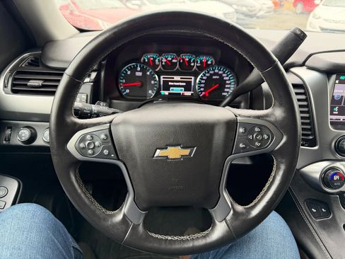 Used 2015 Chevrolet Suburban LT w/ Luxury Package image 46