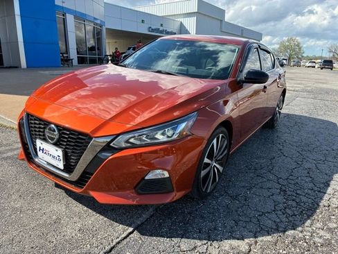 Used 2022 Nissan Altima 2.5 SR image 2