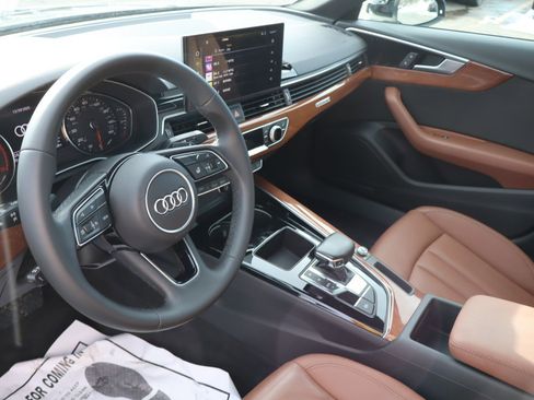 Used 2023 Audi A4 2.0T Premium w/ Convenience Package image 9