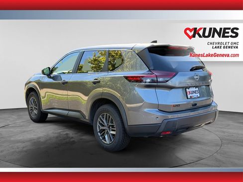 Used 2024 Nissan Rogue S FWD image 7