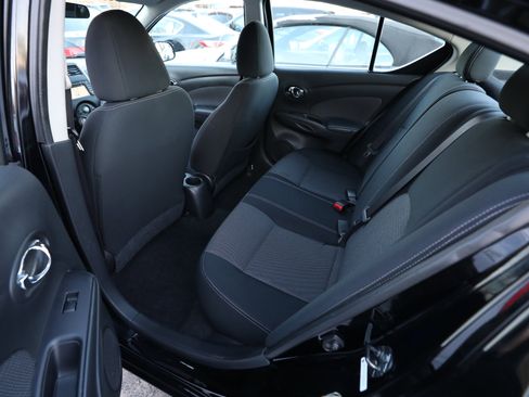 Used 2014 Nissan Versa SL w/ Tech Package image 9