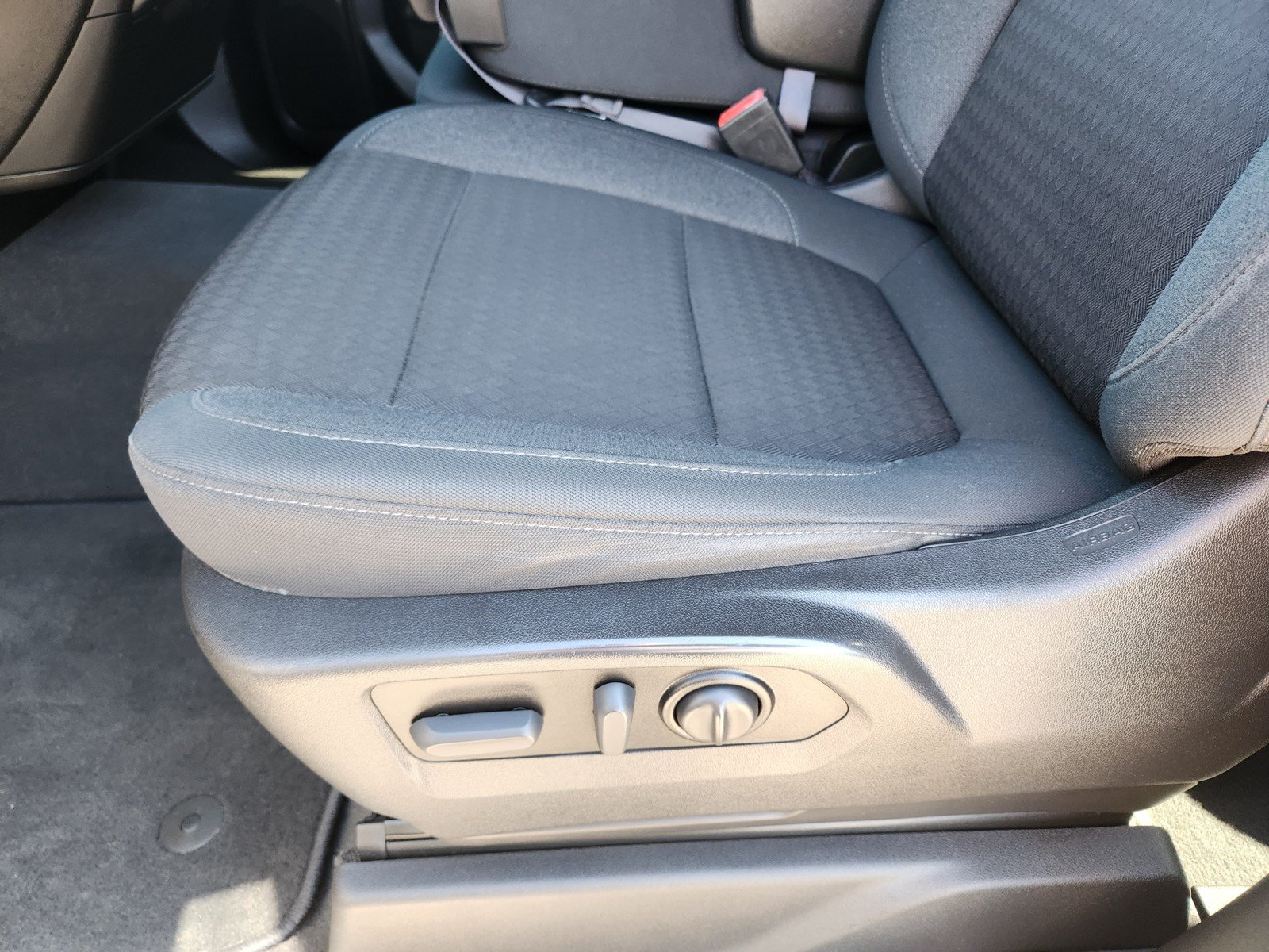 Used 2022 Chevrolet Silverado 1500 Custom w/ LPO, Dark Essentials Package RWD image 19