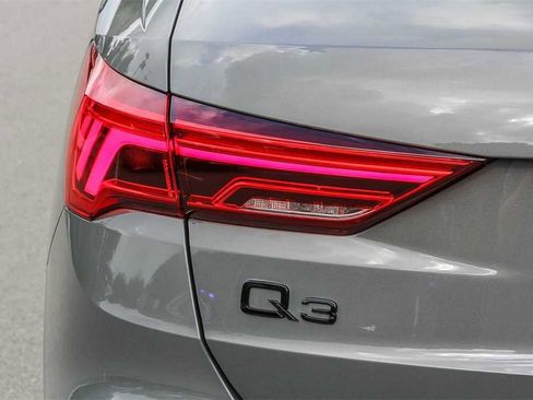 Used 2022 Audi Q3 2.0T Premium Plus w/ Premium Plus Package image 11
