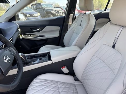 New 2026 Nissan Sentra SL w/ Floor Mat Package FWD image 5