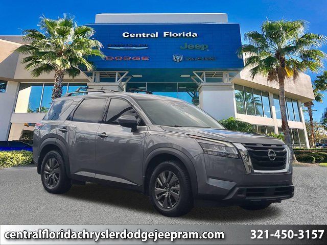 Used 2022 Nissan Pathfinder SV FWD image 1