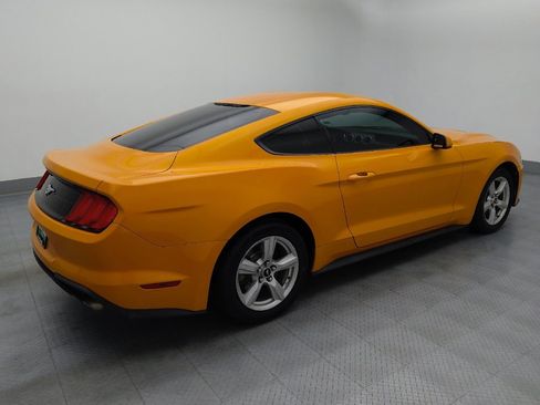 Used 2018 Ford Mustang Coupe RWD image 10