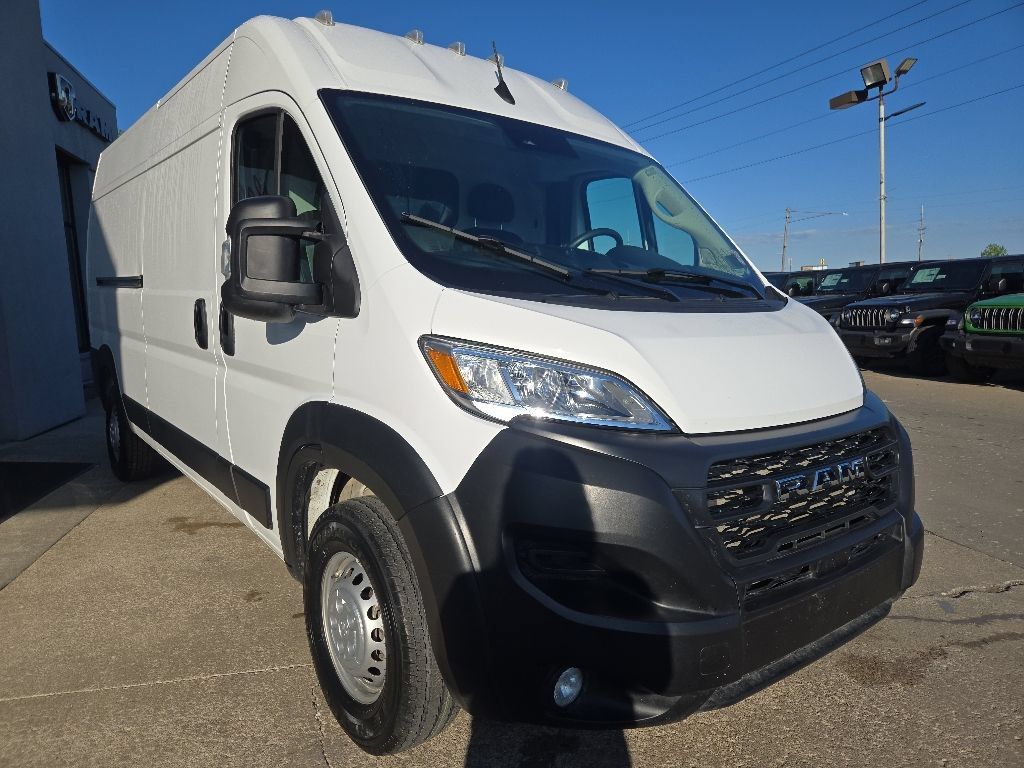 Used 2025 RAM ProMaster 2500 w/ Convenience Group FWD image 14