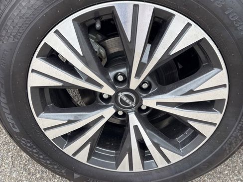 Used 2023 Nissan Rogue SV image 19