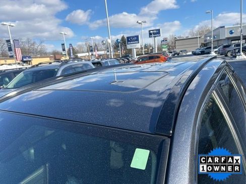 Used 2021 Toyota RAV4 XLE image 10