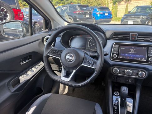Used 2025 Nissan Versa SV FWD image 32