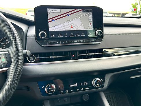 Used 2023 Mitsubishi Outlander SE image 31