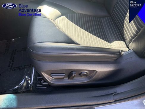 Used 2020 Toyota Camry SE FWD image 17