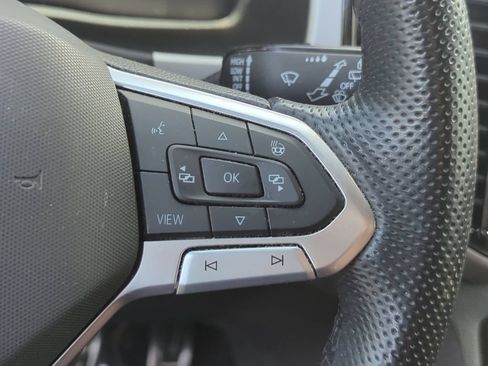 Used 2022 Volkswagen Atlas Cross Sport SEL R-Line AWD/4WD image 28