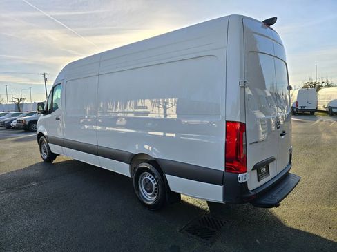 New 2025 Mercedes-Benz Sprinter 2500 image 4