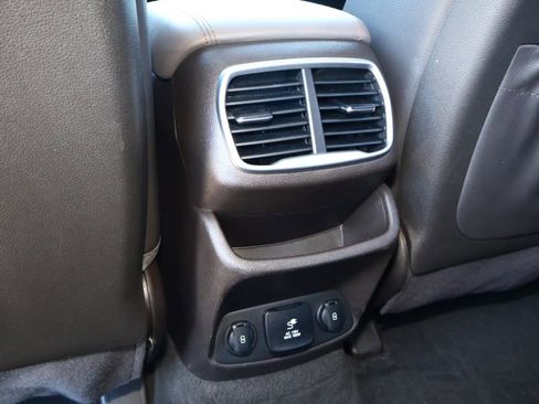 Used 2020 Hyundai Santa Fe Limited image 13