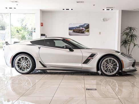 Used 2017 Chevrolet Corvette Grand Sport w/ Z07 Performance Package RWD image 9