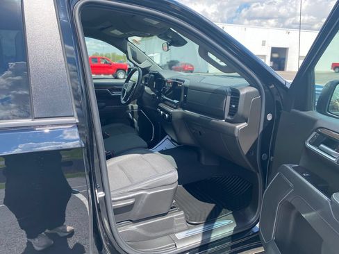 Used 2026 Chevrolet Silverado 1500 RST AWD/4WD image 12